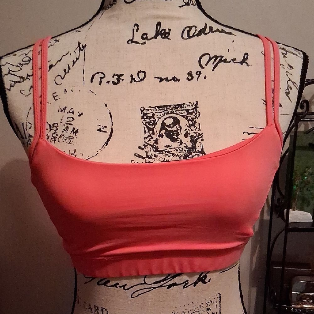 NWOT Lululemon Coral Pink Strappy Crop Top Activewear Yoga Bra SIZE 8